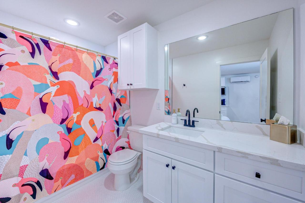 Pink Flamingo Studio Apartment Galveston Esterno foto